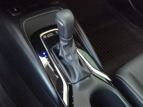 Used 2025 Toyota Corolla XSE image 11