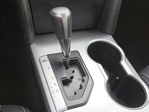 Used 2014 Toyota Camry SE image 27