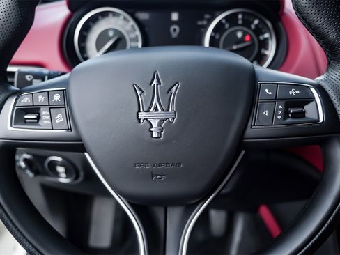 Certified 2022 Maserati Levante GT image 14