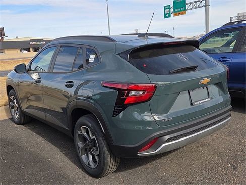New 2026 Chevrolet Trax LT image 2