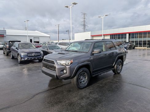 Used 2019 Toyota 4Runner TRD Off-Road image 5