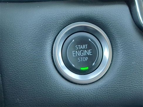 Used 2025 GMC Canyon Elevation w/ Convenience Package image 28