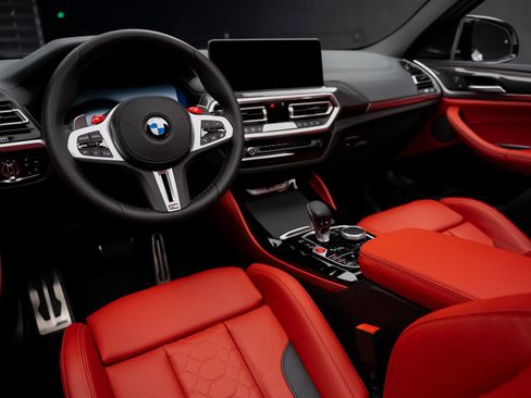 Used 2024 BMW X4 M AWD/4WD image 2