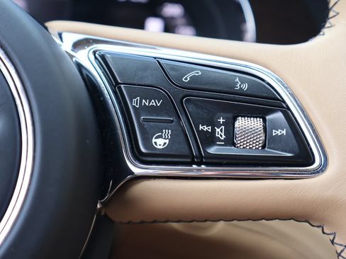 Certified 2024 Bentley Bentayga Extended Wheelbase AWD/4WD image 26