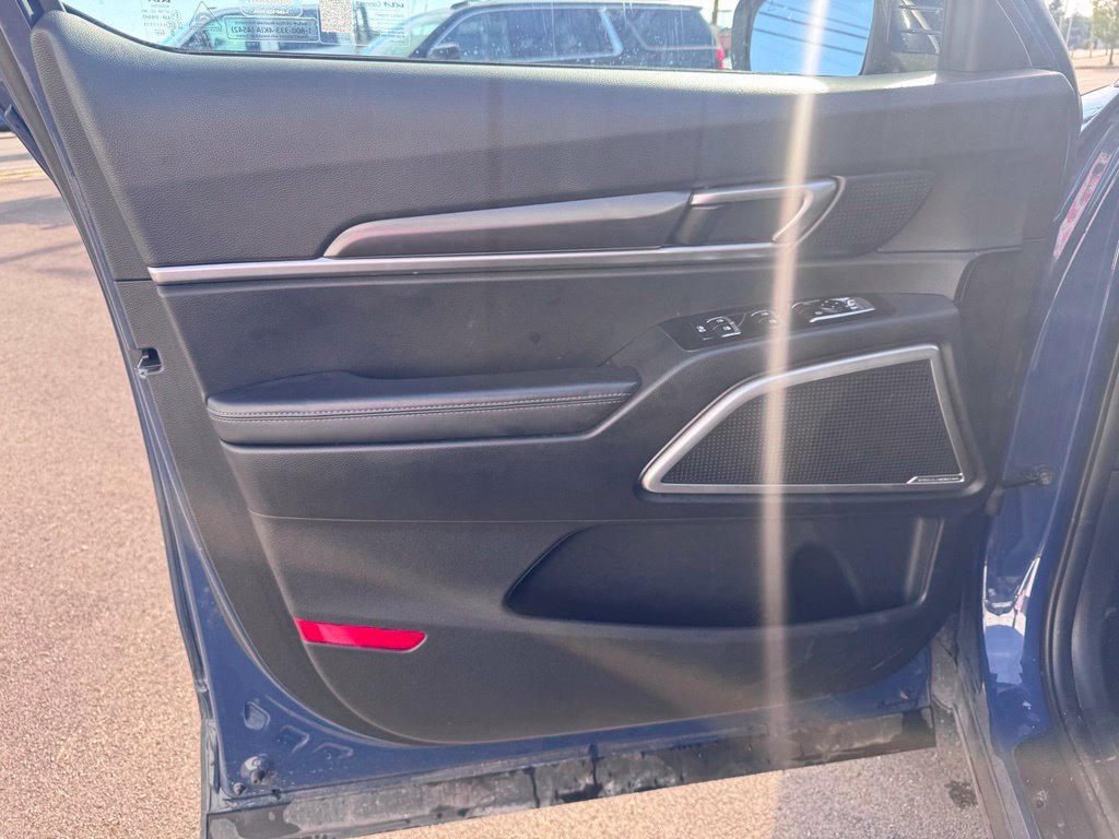 Used 2025 Kia Telluride S AWD/4WD image 11