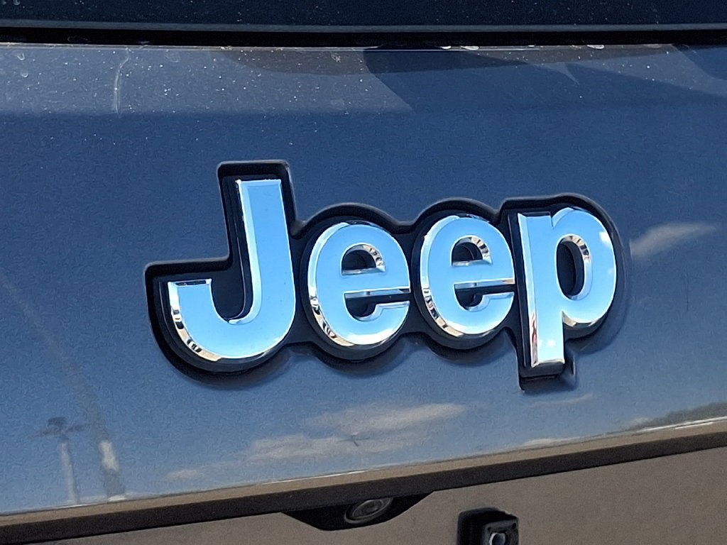 Used 2019 Jeep Grand Cherokee Summit AWD/4WD image 30