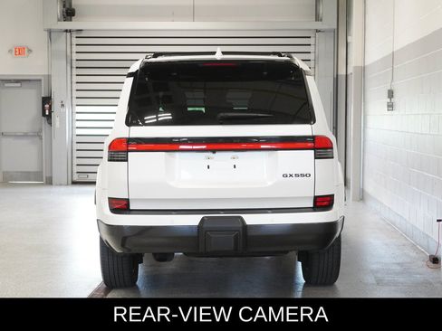 Used 2025 Lexus GX 550 w/ Accessory Package (2T) AWD/4WD image 5