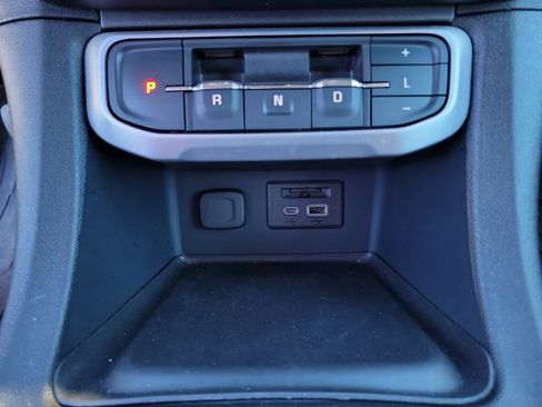 Used 2023 GMC Acadia SLT w/ Elevation Edition image 24