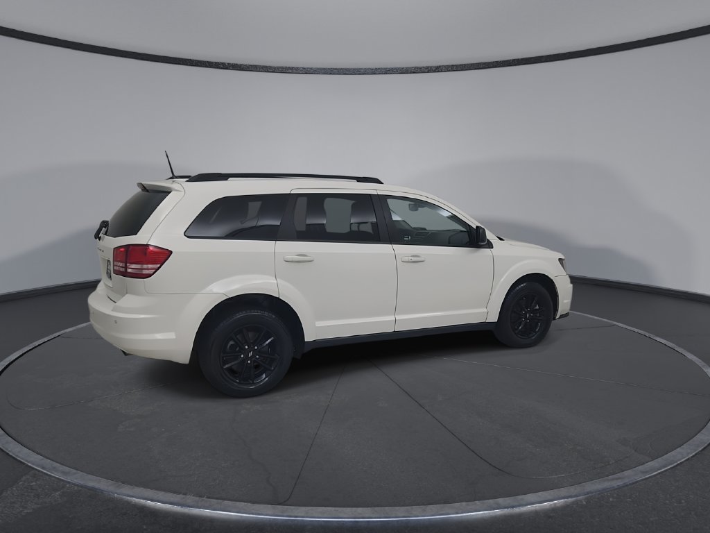 Used 2020 Dodge Journey SE w/ Blacktop Package FWD image 16
