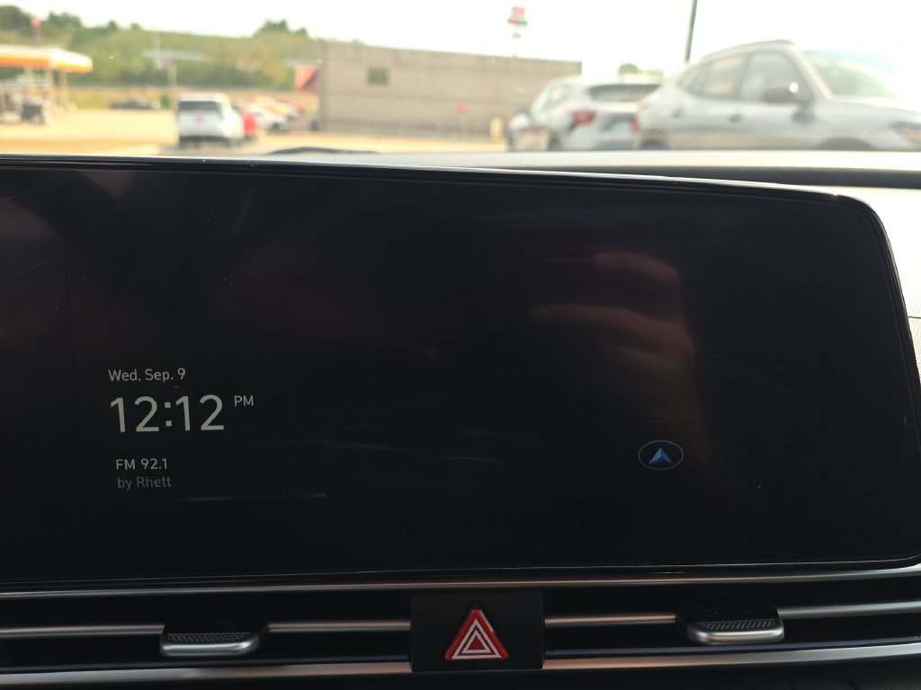 Used 2024 Hyundai Elantra Limited FWD image 21