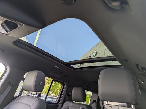 Used 2026 Land Rover Defender 130 S image 26