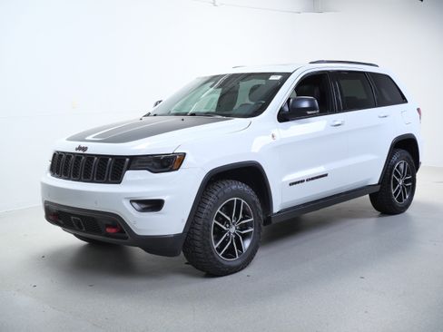 Used 2018 Jeep Grand Cherokee Trailhawk w/ Trailhawk Luxury Group AWD/4WD image 8