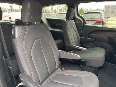Used 2019 Chrysler Pacifica Touring Plus w/ S Appearance Package image 16