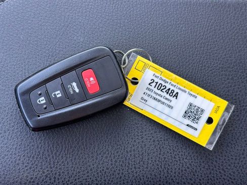 Used 2023 Toyota Camry XLE w/ Navigation Package image 38