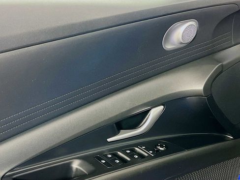 Certified 2023 Hyundai Elantra SEL w/ Preferred Accessory Package image 17