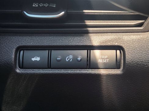 Used 2023 Nissan Altima 2.5 SV FWD image 25