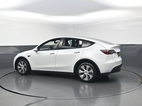 Used 2023 Tesla Model Y Long Range AWD/4WD image 5
