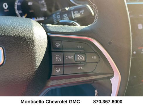 Used 2024 Jeep Grand Cherokee L Laredo image 15