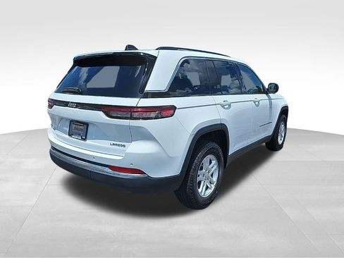 Certified 2023 Jeep Grand Cherokee Laredo image 11