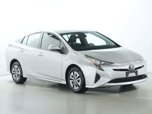 Certified 2018 Toyota Prius Two image 9