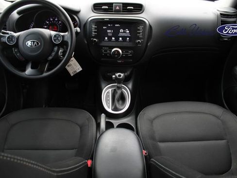 Used 2018 Kia Soul + image 13