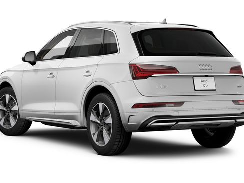 Certified 2023 Audi Q5 2.0T Premium w/ Convenience Package AWD/4WD image 2