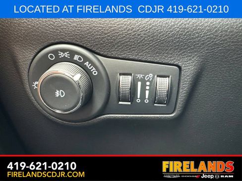 Used 2025 Jeep Compass Limited AWD/4WD image 23