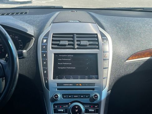 Used 2020 Lincoln MKZ Reserve w/ Luxury Package AWD/4WD image 24