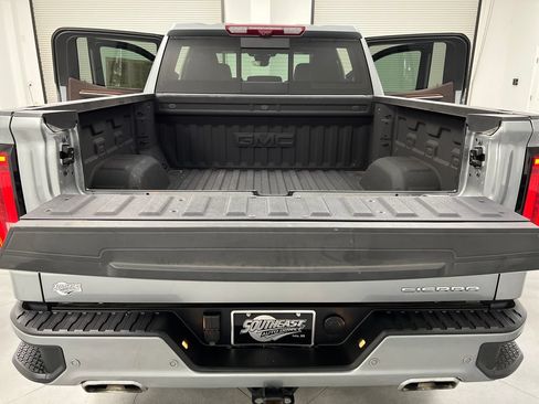 Used 2025 GMC Sierra 1500 Denali w/ Technology Package AWD/4WD image 38