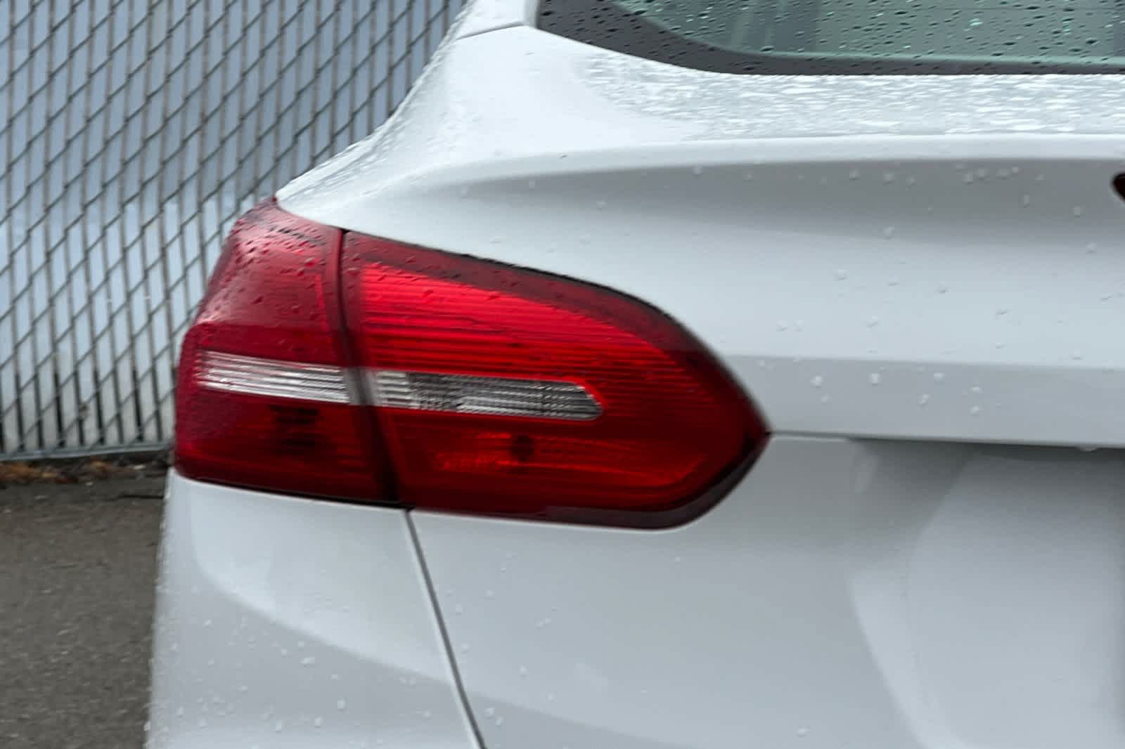 Used 2016 Ford Focus SE FWD image 23