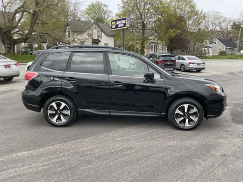 Used 2017 Subaru Forester 2.5i Limited AWD/4WD image 6