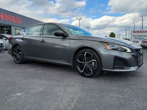 Used 2024 Nissan Altima 2.5 SR w/ SR Premium Package image 2