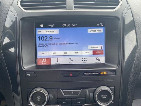 Used 2018 Ford Explorer XLT w/ Equipment Group 202A image 17