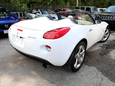 Used 2006 Pontiac Solstice Convertible w/ Premium Package image 6