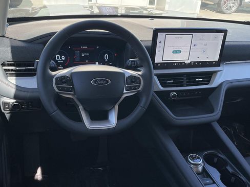 New 2026 Ford Explorer Active RWD image 6