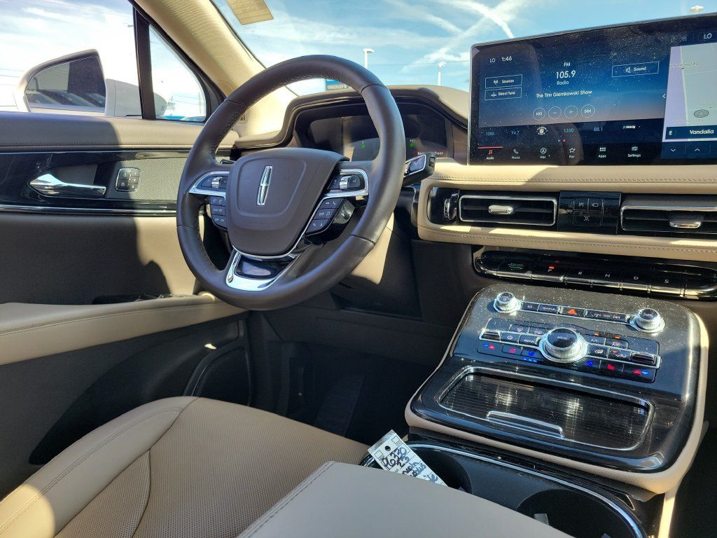 Certified 2023 Lincoln Nautilus Reserve AWD/4WD image 13