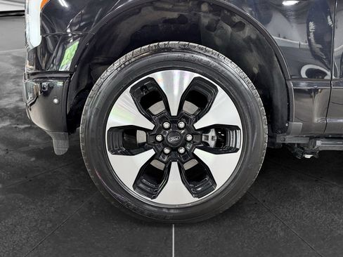 Used 2023 Ford F150 Lightning Platinum AWD/4WD image 32