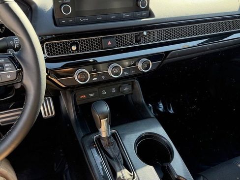 Used 2025 Honda Civic Sport image 12