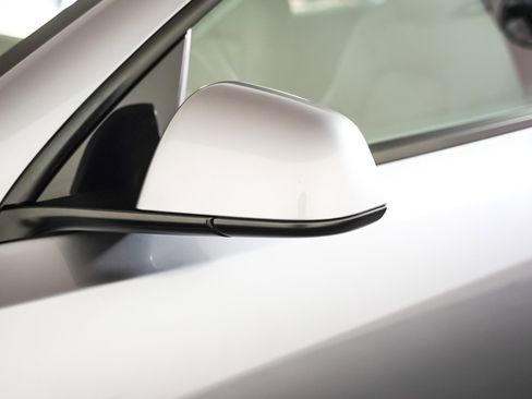 Used 2024 Tesla Model Y Performance image 24