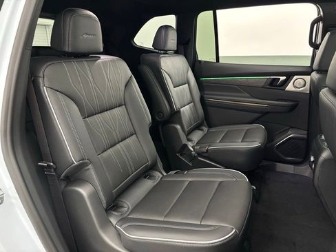 New 2026 Buick Enclave Avenir w/ Super Cruise Package FWD image 42