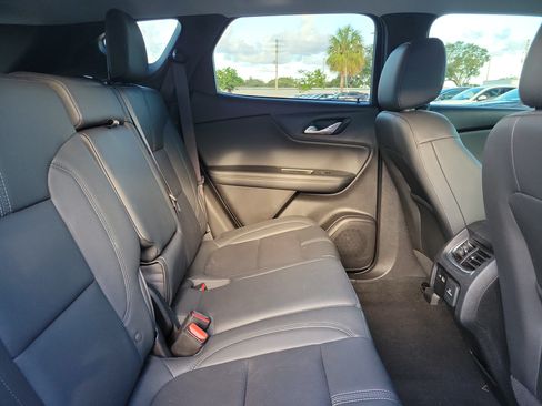 Used 2021 Chevrolet Blazer LT w/ Sound & Technology Package FWD image 7