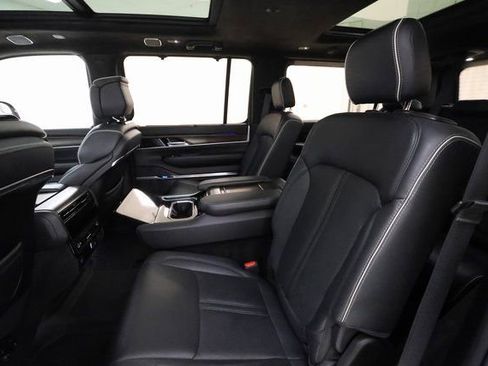 Used 2022 Jeep Grand Wagoneer Series II w/ Premium Group II image 17