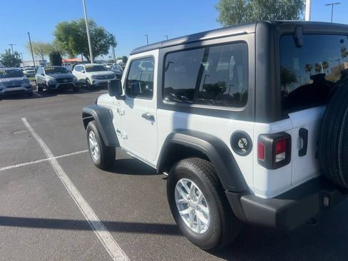 Used 2023 Jeep Wrangler Sport AWD/4WD image 2