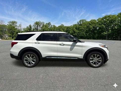 Used 2023 Ford Explorer XLT w/ Equipment Group 202A AWD/4WD image 10