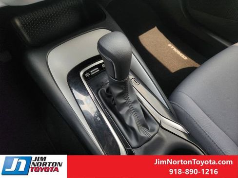 Used 2023 Toyota Corolla SE w/ SE Package FWD image 21