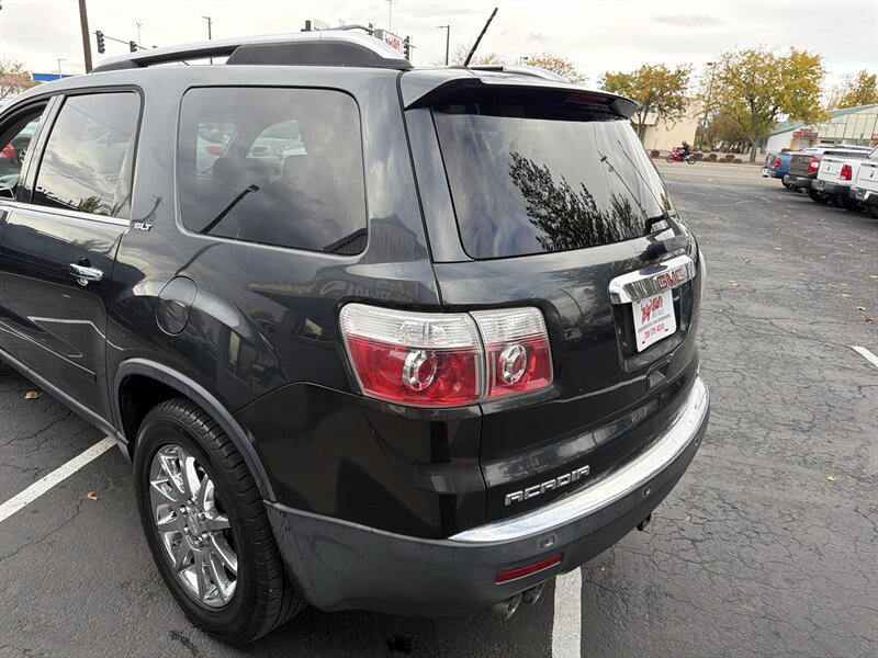 Used 2007 GMC Acadia SLT w/ Trailering Package AWD/4WD image 7