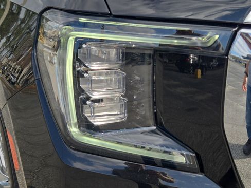 Used 2023 GMC Yukon SLT image 5