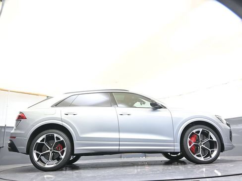 Used 2025 Audi RS Q8 performance w/ RS Design Package - Red AWD/4WD image 41