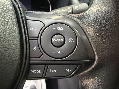 Used 2025 Toyota RAV4 LE image 40