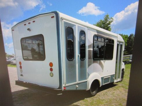 Used 2015 Ford E-350 and Econoline 350 Super Duty RWD image 5